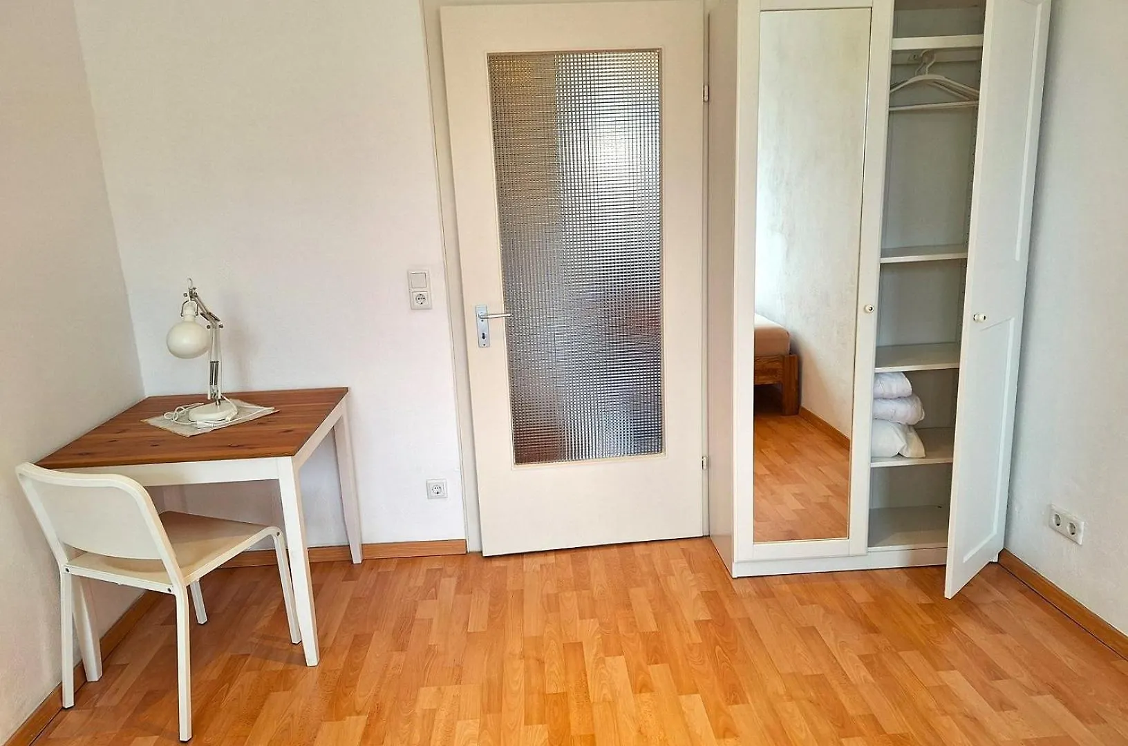 Private Apartments With Direct Subway Entrance Fürth Tyskland